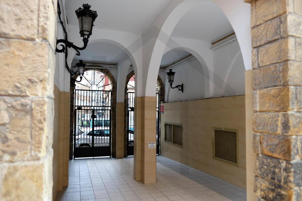 Cabrales - Parking Gratis - Wifi - A Un Paso Del Centro *